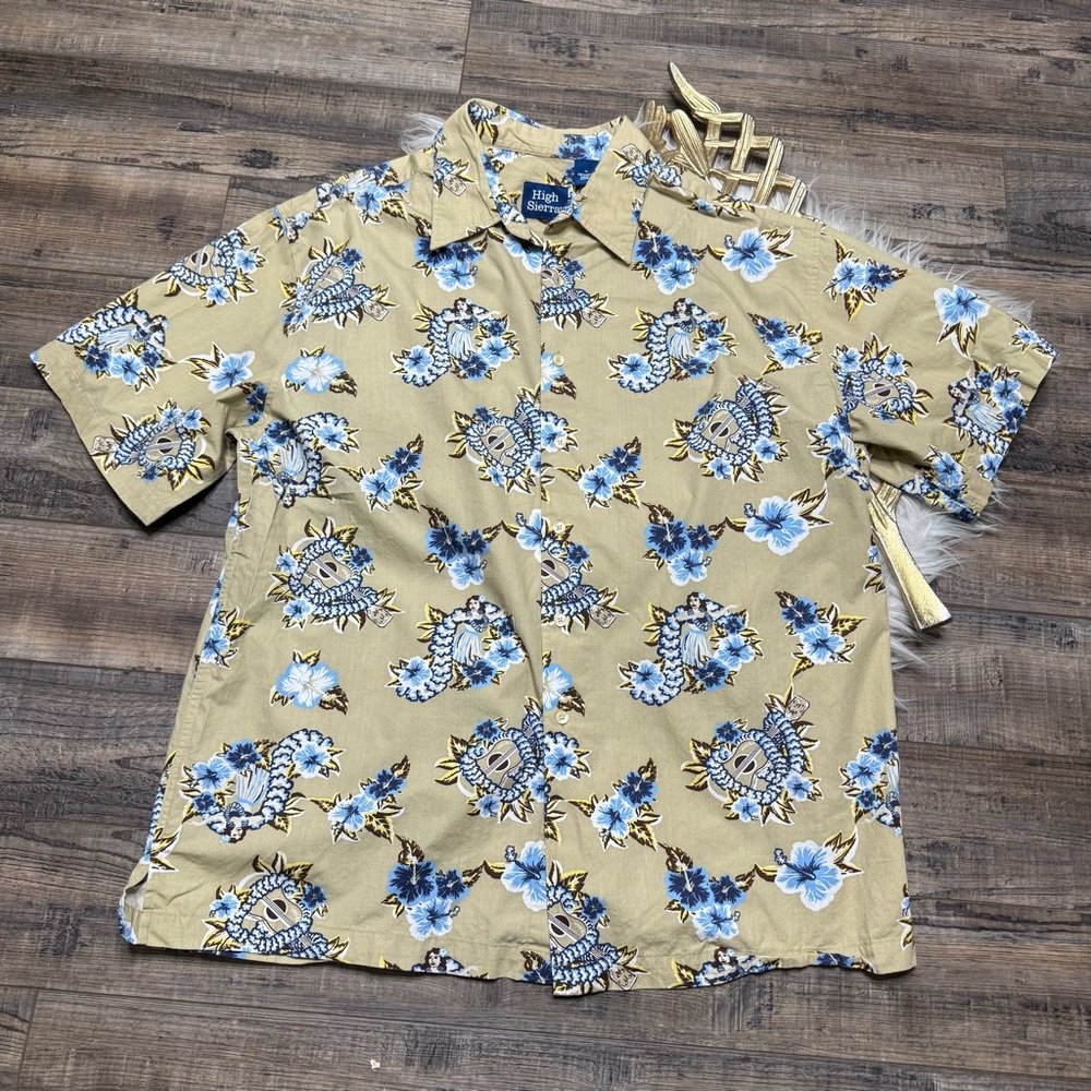 High Sierra Button Down Hawaiian Lady Shirt